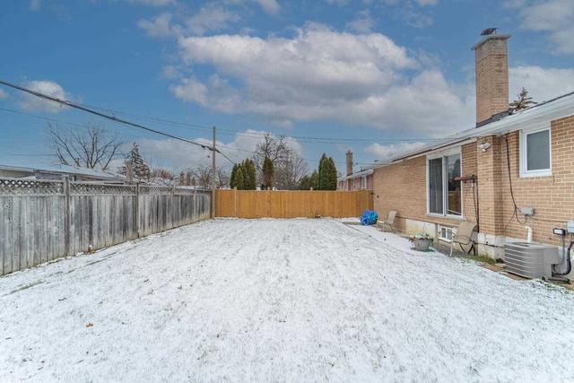 20 Rosefair Cres, House detached with 3 bedrooms, 2 bathrooms and 7 parking in Toronto ON | Image 33