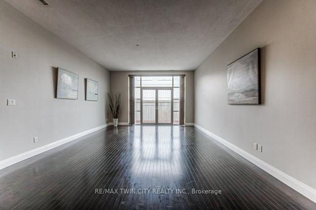 310 - 165 Duke St E, Condo with 1 bedrooms, 1 bathrooms and 1 parking in Kitchener ON | Image 2