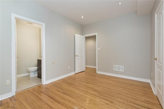80B Coxwell Ave, Townhouse with 2 bedrooms, 2 bathrooms and 1 parking in Toronto ON | Image 10