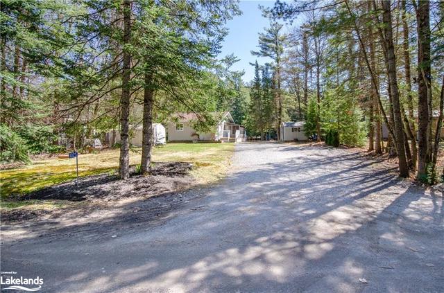 1023 Harmony Lane Private, House detached with 2 bedrooms, 1 bathrooms and 8 parking in Bracebridge ON | Image 32
