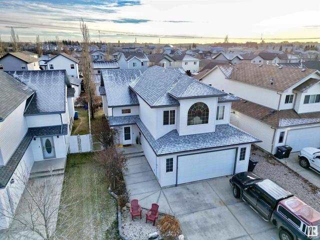 1123 Oakland Dr, House detached with 4 bedrooms, 3 bathrooms and null parking in Devon AB | Image 1