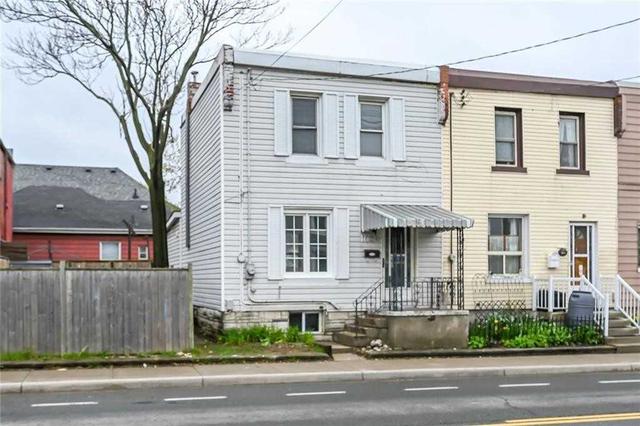 1024 Cannon St E, House attached with 3 bedrooms, 2 bathrooms and 0 parking in Hamilton ON | Image 12