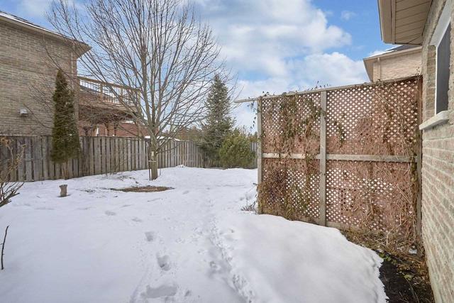 63 Mcintyre Dr, House detached with 2 bedrooms, 1 bathrooms and 2 parking in Barrie ON | Image 6