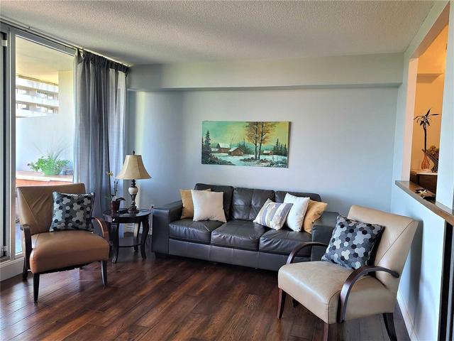1602 - 250 Scarlett Rd, Condo with 2 bedrooms, 1 bathrooms and 1 parking in Toronto ON | Image 6