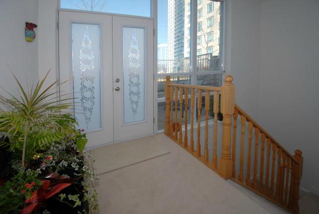 th128 - 70 Absolute Ave, Townhouse with 3 bedrooms, 2 bathrooms and null parking in Mississauga ON | Image 5