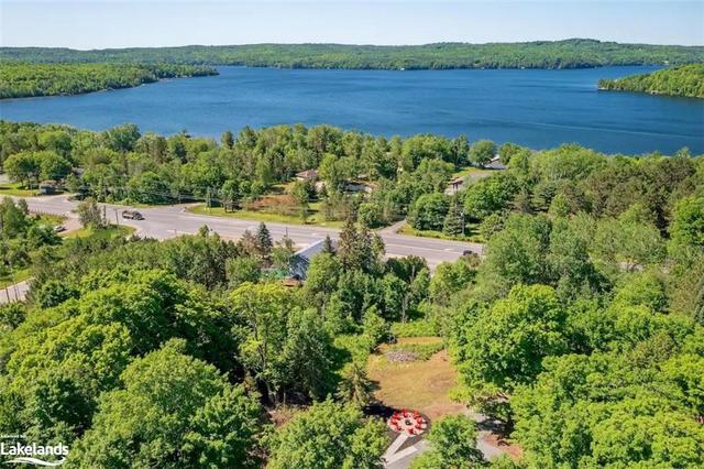 2213 Highway 60 Highway, House detached with 2 bedrooms, 1 bathrooms and 6 parking in Lake of Bays ON | Image 12