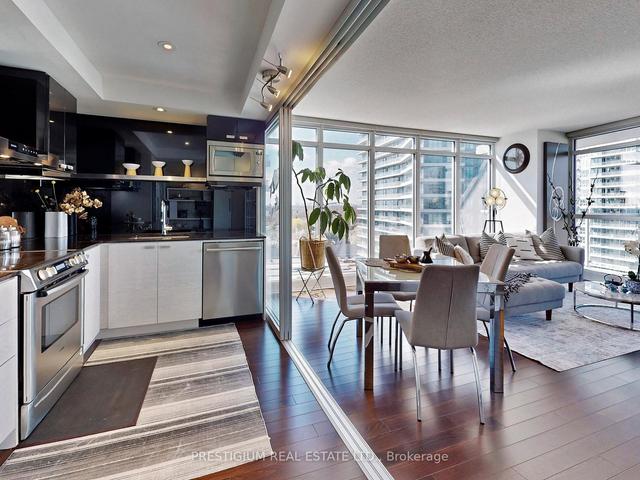 1809 - 121 Mcmahon Dr, Condo with 2 bedrooms, 2 bathrooms and 1 parking in Toronto ON | Image 10