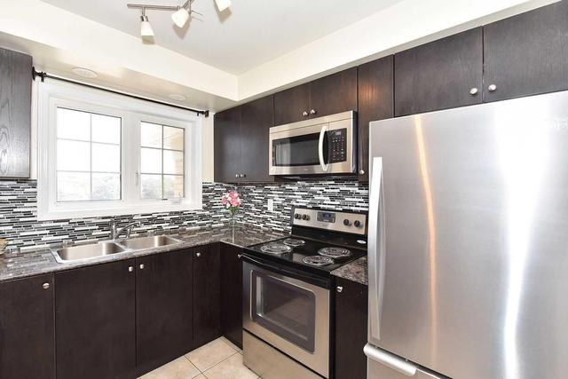 172 Kingston Rd W, Townhouse with 2 bedrooms, 2 bathrooms and 1 parking in Ajax ON | Image 11