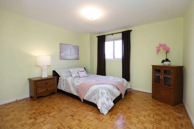138 Marlott Rd, House detached with 3 bedrooms, 3 bathrooms and 5 parking in Vaughan ON | Image 22