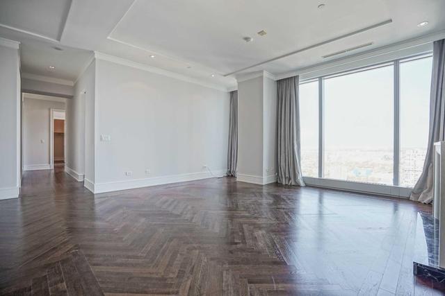 4102 - 183 Wellington St W, Condo with 2 bedrooms, 2 bathrooms and 1 parking in Toronto ON | Image 4