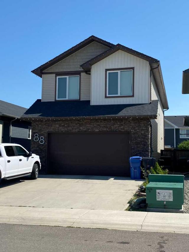 88 Northlander Way W, House detached with 4 bedrooms, 1 bathrooms and 4 parking in Lethbridge AB | Image 2
