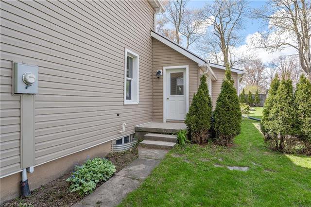 20 Whyte Avenue, House detached with 3 bedrooms, 2 bathrooms and 8 parking in Stratford ON | Image 6