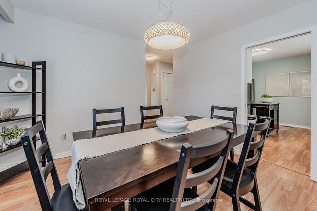 412 Woodlawn Rd E, House detached with 3 bedrooms, 2 bathrooms and 3 parking in Guelph ON | Image 3
