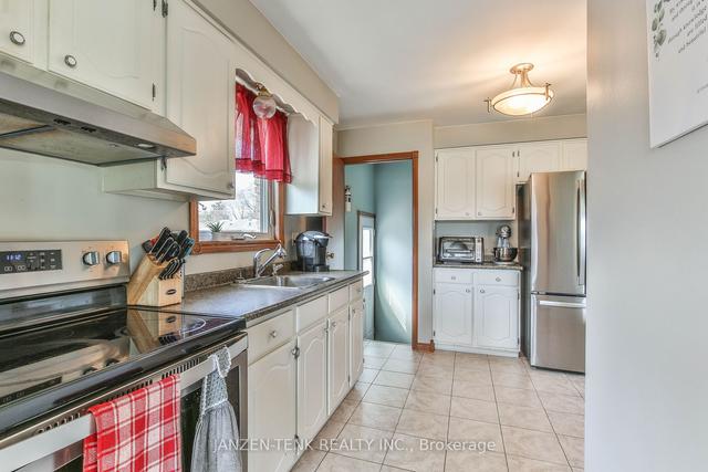 88 Moore Ave, House detached with 3 bedrooms, 1 bathrooms and 4 parking in Aylmer ON | Image 2