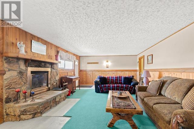 536 4 Street, House detached with 3 bedrooms, 1 bathrooms and 4 parking in Cypress County AB | Image 5