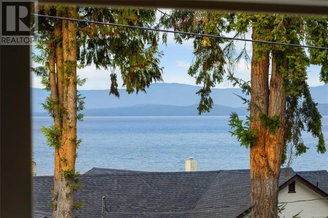 340 Crescent Rd W, House detached with 4 bedrooms, 2 bathrooms and 5 parking in Qualicum Beach BC | Image 51