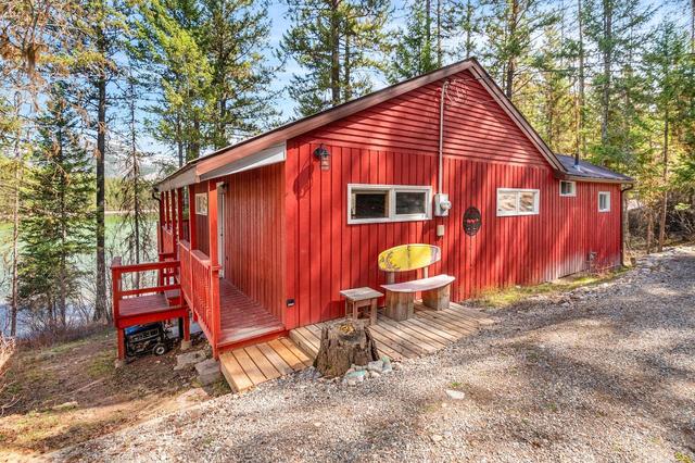 1249 Tie Lake Shore Road S, House detached with 3 bedrooms, 1 bathrooms and null parking in East Kootenay B BC | Image 1