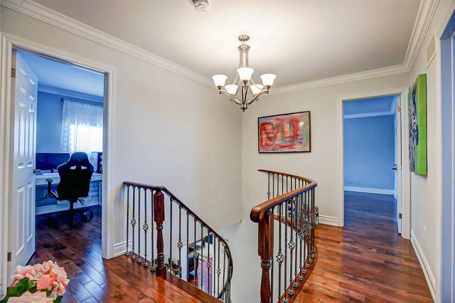 1054 Cedarglen Gate, House detached with 4 bedrooms, 4 bathrooms and 6 parking in Mississauga ON | Image 19