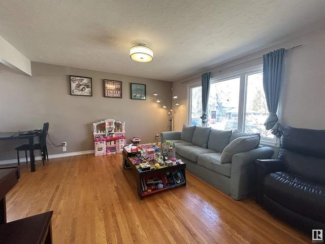 16449 105a Av Nw, House detached with 4 bedrooms, 2 bathrooms and null parking in Edmonton AB | Image 6