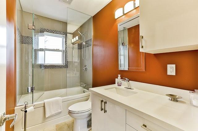 239 Combe Ave, House detached with 2 bedrooms, 3 bathrooms and 3 parking in Toronto ON | Image 8
