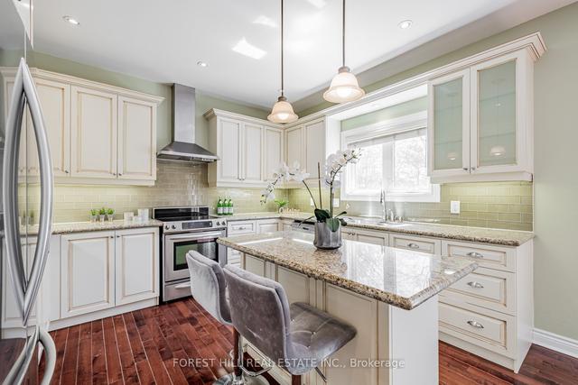 31 Garnier Crt, House detached with 4 bedrooms, 4 bathrooms and 4 parking in Toronto ON | Image 7