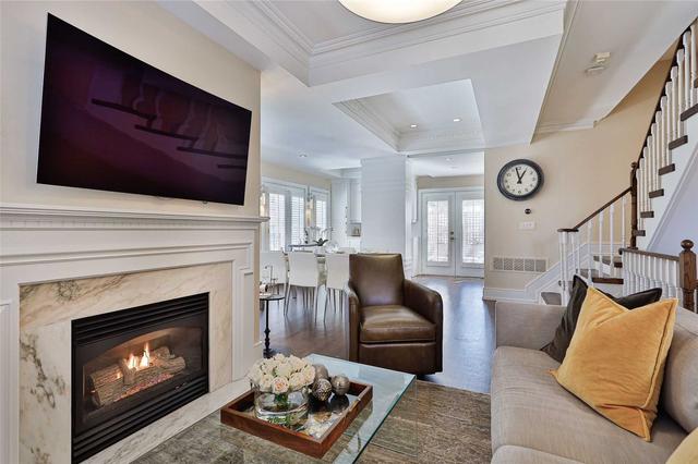 35f Spruce St, House attached with 2 bedrooms, 3 bathrooms and 2 parking in Toronto ON | Image 38