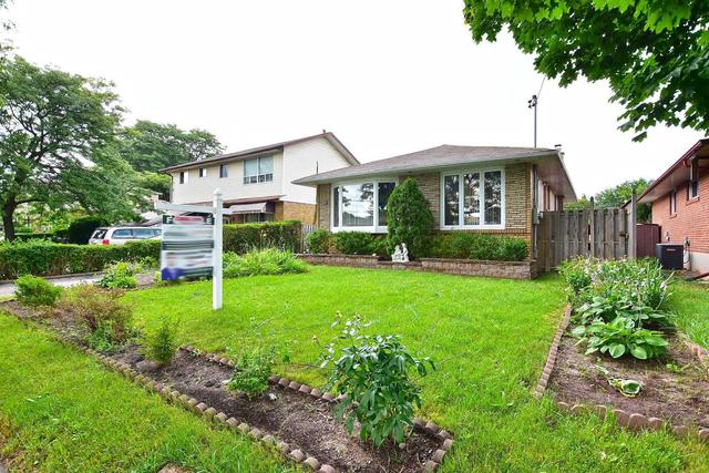 1153 Brimley Rd, House detached with 3 bedrooms, 2 bathrooms and 3 parking in Toronto ON | Image 1