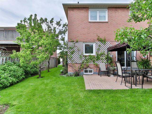 24 Ebby Ave, House attached with 3 bedrooms, 4 bathrooms and 2 parking in Brampton ON | Image 4