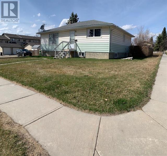 5304 50 Avenue, House detached with 4 bedrooms, 2 bathrooms and 4 parking in Rocky Mountain House AB | Image 8