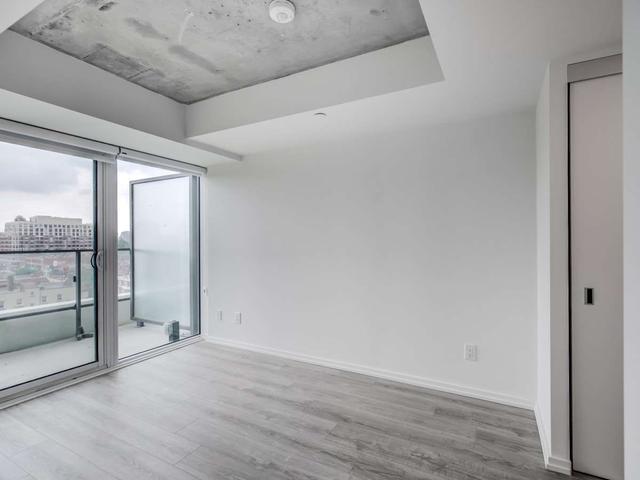 831 - 8 Hillsdale Ave, Condo with 1 bedrooms, 2 bathrooms and 0 parking in Toronto ON | Image 4