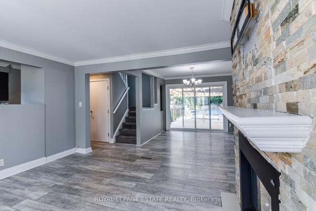 39 St Quentin Ave, House detached with 3 bedrooms, 2 bathrooms and 4 parking in Toronto ON | Image 35