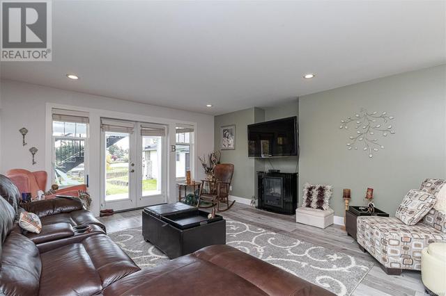 164 White Pine Rd, House detached with 6 bedrooms, 4 bathrooms and 4 parking in View Royal BC | Image 56
