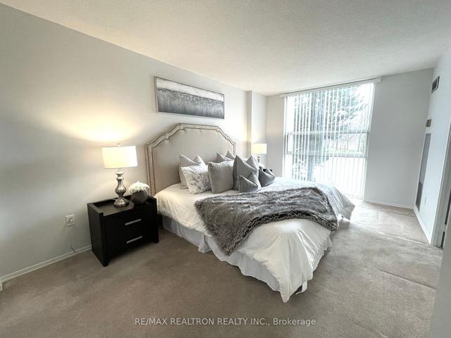 301 - 30 Harding Blvd, Condo with 2 bedrooms, 2 bathrooms and 1 parking in Richmond Hill ON | Image 7