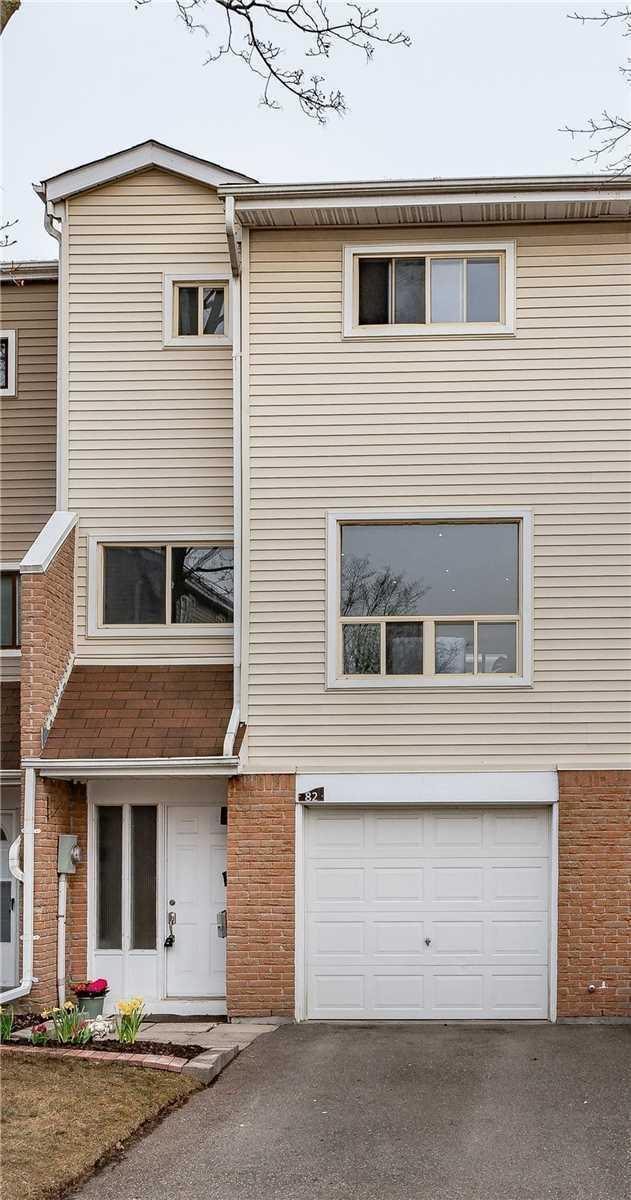 82 Enmount Dr, Townhouse with 3 bedrooms, 2 bathrooms and 2 parking in Brampton ON | Image 12