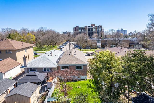 94 Topcliff Ave, House semidetached with 3 bedrooms, 2 bathrooms and 2 parking in Toronto ON | Image 30