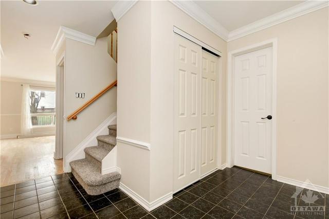 1465 Shawinigan Street, House detached with 3 bedrooms, 3 bathrooms and 5 parking in Ottawa ON | Image 2