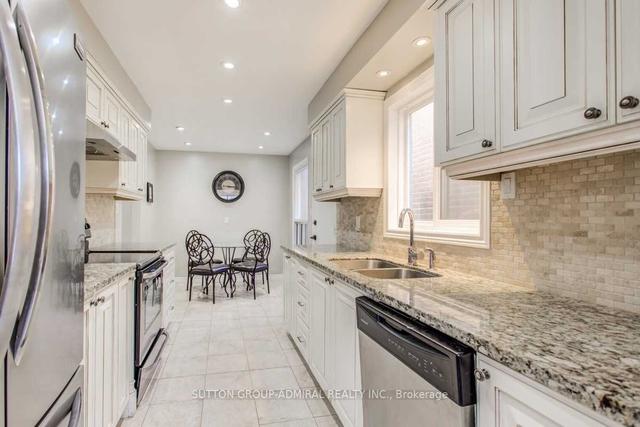 111 Gailcrest Circ, House detached with 3 bedrooms, 3 bathrooms and 3 parking in Vaughan ON | Image 11