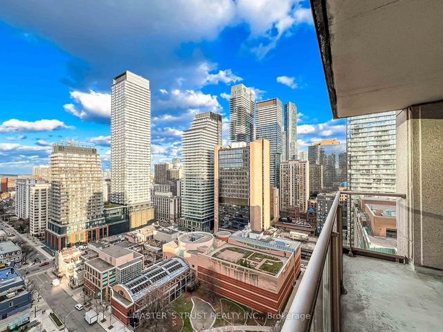 2308 - 909 Bay St, Condo with 2 bedrooms, 2 bathrooms and 1 parking in Toronto ON | Image 16