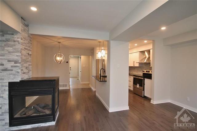 20 Jenny Private, Townhouse with 3 bedrooms, 3 bathrooms and 2 parking in Ottawa ON | Image 13