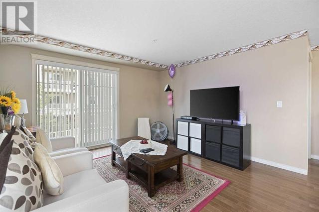 201, - 304 Cranberry Park Se, Condo with 2 bedrooms, 2 bathrooms and 1 parking in Calgary AB | Image 9
