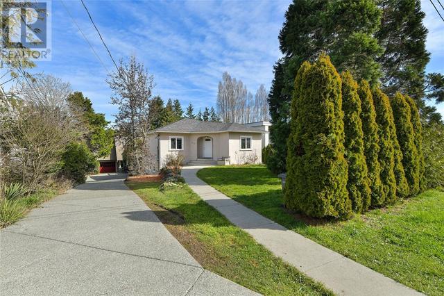 1112 Craigflower Rd, House detached with 4 bedrooms, 2 bathrooms and 2 parking in Esquimalt BC | Image 30
