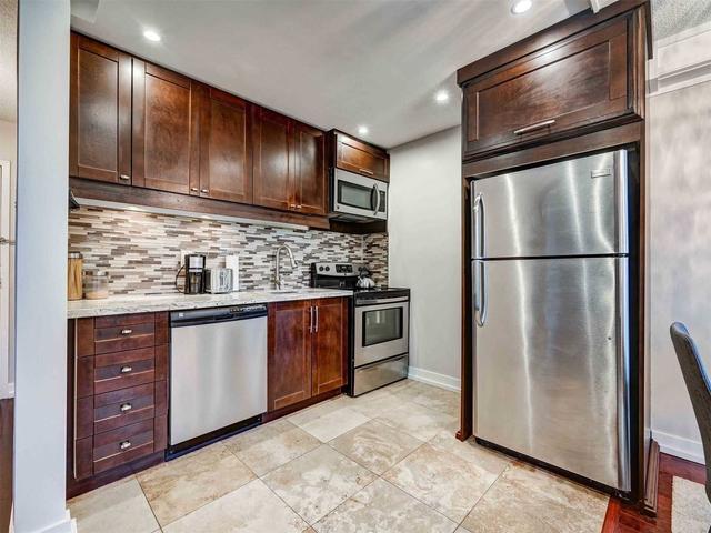 56 - 1030 Falgarwood Dr, Townhouse with 3 bedrooms, 2 bathrooms and 1 parking in Oakville ON | Image 39