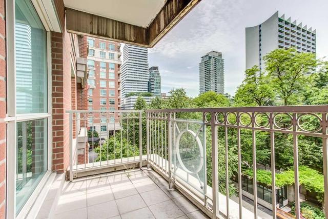 413 - 38 Avenue Rd, Condo with 2 bedrooms, 3 bathrooms and 2 parking in Toronto ON | Image 16
