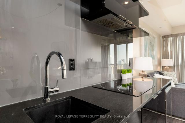 4117 - 70 Temperance St, Condo with 2 bedrooms, 2 bathrooms and 1 parking in Toronto ON | Image 37