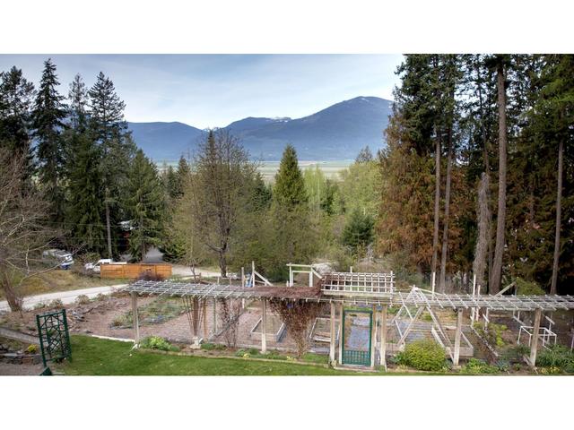 1111 Fox Tree Road, House detached with 3 bedrooms, 3 bathrooms and null parking in Central Kootenay B BC | Image 51