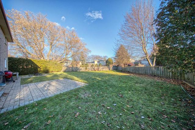 9 Toms Crt, House detached with 4 bedrooms, 4 bathrooms and 6 parking in Whitby ON | Image 12