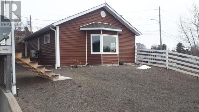 1 Brookside Road, House detached with 3 bedrooms, 2 bathrooms and null parking in Glovertown NL | Image 5