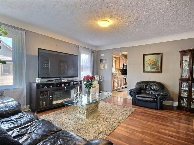 2968 Langlois Ave, House detached with 3 bedrooms, 1 bathrooms and 5 parking in Windsor ON | Image 5