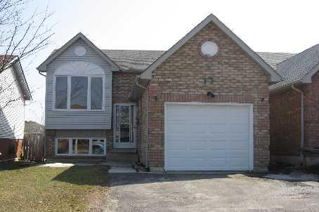 11 Fenwick Ave, House detached with 3 bedrooms, 2 bathrooms and 2 parking in Clarington ON | Image 1