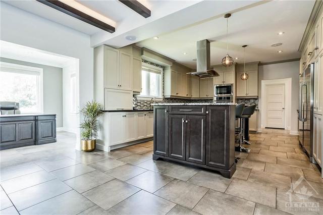 561 Tullamore Street, House detached with 4 bedrooms, 4 bathrooms and 14 parking in Ottawa ON | Image 9